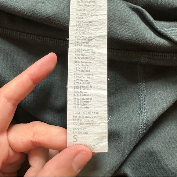 Fabletics Powerhold Capri Leggings Size Small - Picture 5 of 6